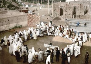 अल्जीयर्स में अरब बाजीगर। फोटोक्रोम वी। 1895। द्वारा अज्ञात कलाकार