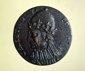 सेलेस्टिन वी (या सेंट पीटर सेलेस्टिन) (1215 - 1296) पोप जो चले गए। रोम मेडल कैबिनेट का पदक। द्वारा अज्ञात कलाकार
