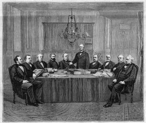 वर्साय में मंत्रिपरिषद की बैठक। बाएं से दाएं: लुई बफे (1818-1898), आंतरिक मंत्री; लियोन से (1826-1896), वित्त मंत्री; हेनरी वॉलन (1812-1904), लोक निर्देश, पूजा और ललित कला मंत्री; अल्फ्रेड द्वारा अज्ञात कलाकार