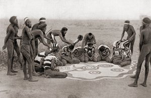  द्वारा अज्ञात फोटोग्राफर