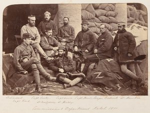 1879 में ब्रिटिश अधिकारियों का एक समूह द्वारा अज्ञात फोटोग्राफर