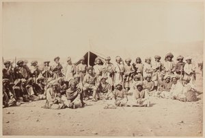 दरबार में अफगान आदिवासी द्वारा अज्ञात फोटोग्राफर
