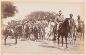 अभ्यास शिविर के दौरान मार्च पर मध्य भारतीय घोड़ा द्वारा अज्ञात फोटोग्राफर