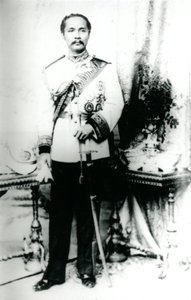 किंग चुलालोंगकोर्न, c.1880 (b/w फोटो) द्वारा अज्ञात फोटोग्राफर
