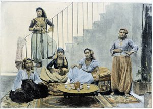 अल्जीयर्स की मूरिश महिलाएं चाय ले रही हैं - ऑटोक्रोम, 19वीं सदी के अंत में द्वारा अज्ञात फोटोग्राफर