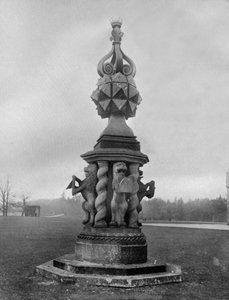 सुंडियाल, ग्लैमिस कैसल, 1924-1926।