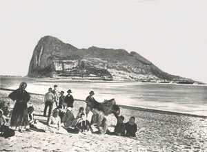 समुद्र से चट्टान का दृश्य, जिब्राल्टर, 1895। द्वारा डब्ल्यू एंड एस लिमिटेड