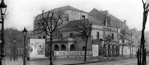 सैडलर्स वेल्स थियेटर, रोज़बेरी एवेन्यू, लंदन, 1926-1927। द्वारा व्हिफिन