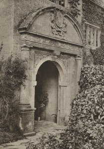 डोरवे, द मैनर, अपर स्वेल, ग्लूस्टरशायर (बी/डब्ल्यू फोटो) द्वारा विलियम गल्सवर्थी डेवी