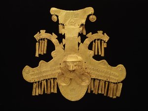 प्रमुख मगरमच्छ, मगरमच्छ, मगरमच्छ, मगरमच्छ के सिर के साथ आभूषण द्वारा संस्कृति कालिमा