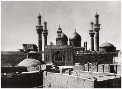 अल-कढ़िमिया मस्जिद, बगदाद, इराक का स्वर्ण गुंबद और मीनार, 1925 द्वारा ए केरीम