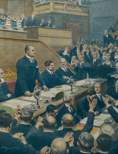 मुसोलिनी, बेनिटो (1883-1945)। इतालवी फासीवादी राजनीतिज्ञ, इटली के ड्यूस (नेता) (1925-1943)। मुसोलिनी ने चार पश्चिमी शक्तियों के बीच सीनेट में गठबंधन की घोषणा की। ला डोमेनिका डेल कोरिएरे से अकिल बेल्ट्राम (1871-1945), जून 7 द्वारा अचिल बेल्ट्रैम