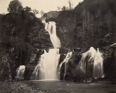 रीचेनबैक का जलप्रपात, c.1860 (एल्ब्यूमेन प्रिंट) द्वारा आदोलपे ब्रौन