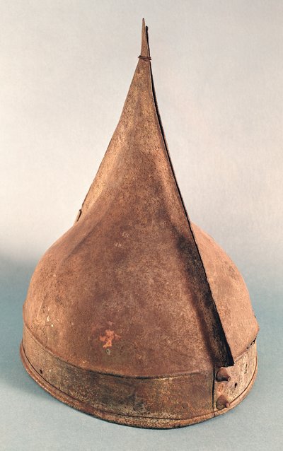 हेलमेट, बर्निएरेस डी'एली, कैल्वाडोस से, c.800-700 ई.पू. (कांस्य) द्वारा आयु कांस्य