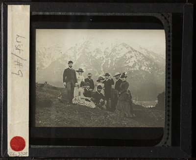 Mittenwalk पर परिवार और मित्र, c. 1884. द्वारा अल्फ्रेड स्टिग्लिट्ज़