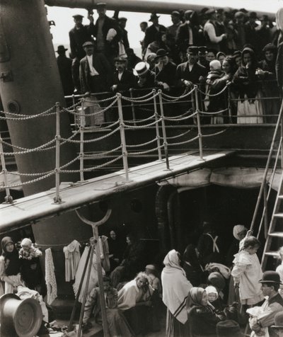 द स्टीयरेज, 1907, 192039 में छपा। द्वारा अल्फ्रेड स्टिग्लिट्ज़