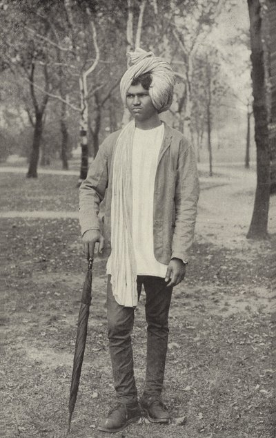 एक हिंडू बाजीगर द्वारा अमेरिकी फोटोग्राफर