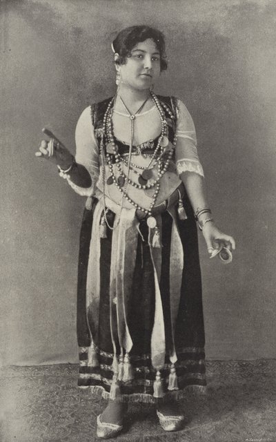 पेट नृत्य का एक कलाकार द्वारा अमेरिकी फोटोग्राफर