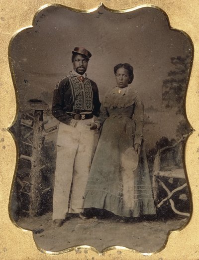 फायरमैन और दुल्हन, c.1860 (क्वार्टर-प्लेट टिनटाइप, गिल्ट हाइलाइट्स के साथ हाथ से रंगे हुए, लेथ) द्वारा अमेरिकी फोटोग्राफर