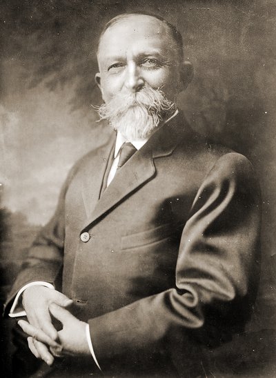 जॉन हार्वे केलॉग का चित्र (1852 - 1943) (सीपिया फोटो) द्वारा अमेरिकी फोटोग्राफर