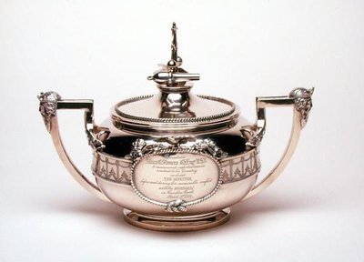 टिफ़नी एंड कंपनी द्वारा चीनी का कटोरा, c.1863 (चांदी) द्वारा अमेरिकी स्कूल