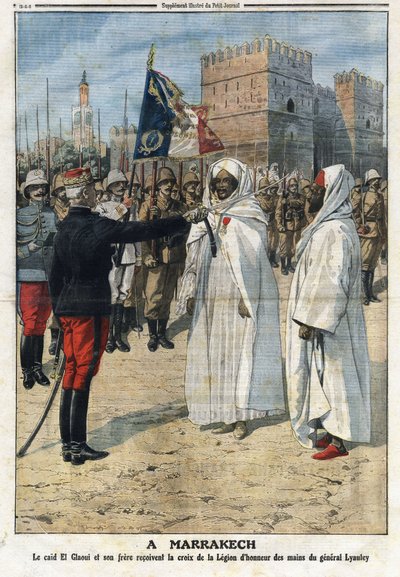 'जनरल ह्यूबर्ट (लुई-ह्यूबर्ट-गोंजाल्वे) ल्युटे (1854-1934) ने कैड (पाशा) थामी एल-ग्लौई (एल ग्लौई) (1879-1956) और माराकेच में अपने भाई को लीजन ऑफ ऑनर का क्रॉस प्रस्तुत किया। मोरक्को का चित्रण "" द पेटिटी जर्नल" 25 ए से लिया गया है द्वारा अनाम अनाम