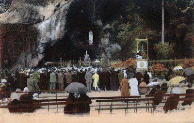 लूर्डेस में गुफा - हौट्स पाइरेनीस (65) 1900 के आसपास। द्वारा अनाम अनाम