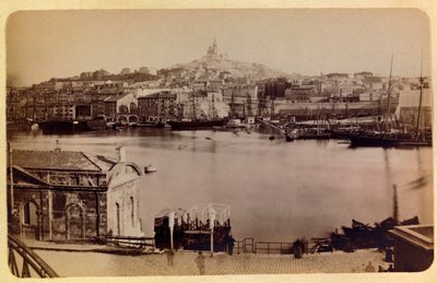 1885 -1890 के आसपास मार्सिले और उसके आसपास का शहर: पुराना बंदरगाह और नोट्रे डेम डे ला गार्डे, निजी संग्रह द्वारा अनाम अनाम