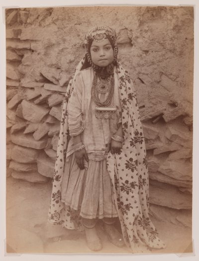 चांदी के आभूषणों से सजी लड़की (सिल्वर एल्बम प्रिंट) द्वारा एंटोइन सेवरुगिन