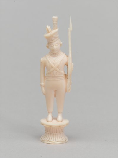 सफेद मोहरा, शतरंज का टुकड़ा, भारत, 1820 लगभग द्वारा एंटोनी वर्र्ड