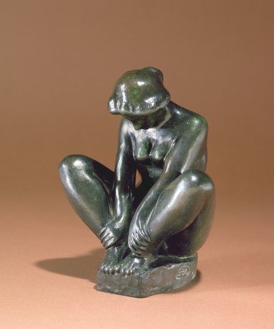 लड़की दोनों पैरों को पकड़े हुए, 1920 (कांस्य) द्वारा Aristide Maillol