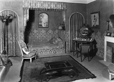जीन लानविन (1867-1946) से संबंधित बेडरूम c.1920-25 द्वारा आर्मंड अल्बर्ट राटेउ