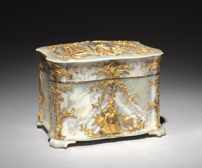 गोल्ड और मदर-ऑफ-पर्ल बॉक्स, c.1765 द्वारा ऑस्ट्रियाई स्कूल