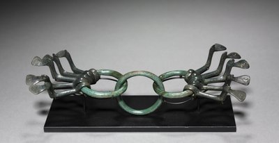 काल्ड्रॉन आभूषण, c.1200 ई.पू. द्वारा कांस्य युग
