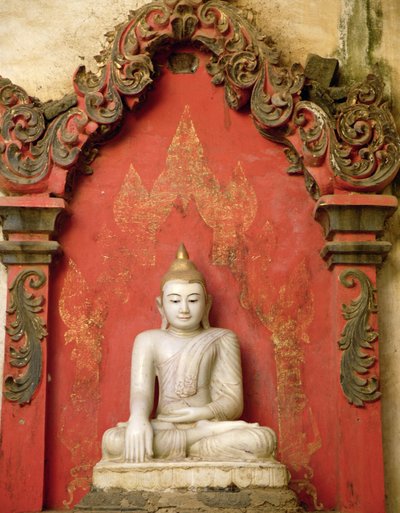 ध्यान में बैठा बुद्ध (अलबास्टर) द्वारा Burmese School