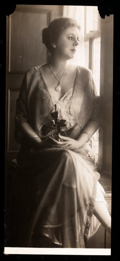 जोबिना हावलैंड का पोर्ट्रेट, 1908-9 (सिल्वर जिलेटिन प्रिंट) द्वारा बायरन कंपनी