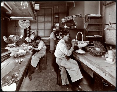 होटल डेल्मोनिको, 1902 (सिल्वर जिलेटिन प्रिंट) में हलवाई की दुकान द्वारा Byron Company