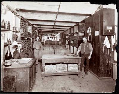होटल मैनहट्टन का शराब तहखाने, 1902 (सिल्वर जिलेटिन प्रिंट) द्वारा Byron Company