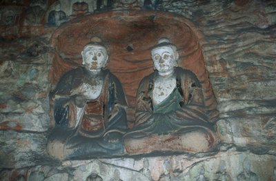 चीन, शांक्सी प्रांत, युंगांग ग्रोटो में बुद्ध की बलुआ पत्थर की मूर्तियाँ द्वारा जेबी और ब्राउन जे। और रोबोथम
