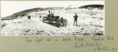 Wadi Guzzeh, Rashid Beck, South Palestine, Ford 1917 में Ford light कार द्वारा कैप्टन। आर्थर रोड्स