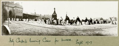सितंबर 1917 में मक्का के लिए काहिरा से पवित्र कालीन द्वारा कैप्टन। आर्थर रोड्स