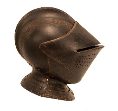मैदान के लिए नज़दीकी हेलमेट, c.1535-40 (गिल्डिंग, एम्बॉसिंग और सज्जित सजावट के साथ आग लगी स्टील) द्वारा केयरमोलो (attr.to) मोड्रोन