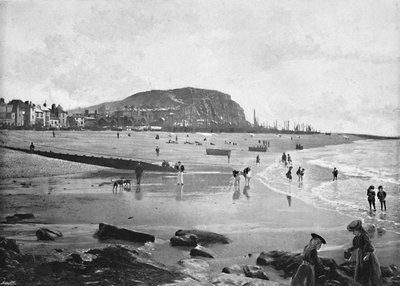 हेस्टिंग्स ओल्ड टाउन एंड बीच, c1896 द्वारा कार्ल नॉर्मन