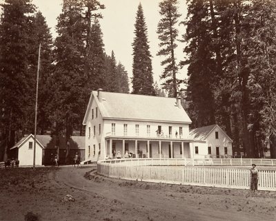 मैमथ ग्रोव होटल, सीए। 1872, मुद्रित सीए। 1876. द्वारा कार्लटन एम्मन्स वॉटकिंस