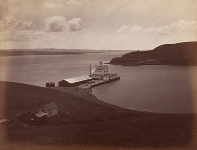 कार्क्वेनेस की जलडमरूमध्य, दक्षिण वेलेजो से, 1868-69। द्वारा कार्लटन एम्मन्स वॉटकिंस