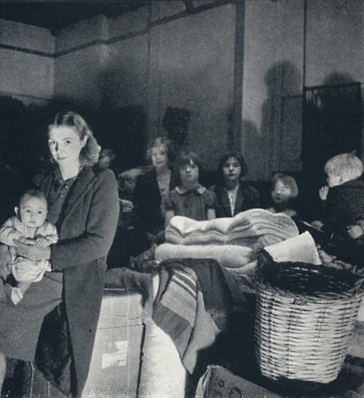 बेघर के लिए कंबल, 1941 द्वारा सेसिल बीटन
