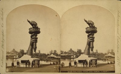 फिलाडेल्फिया शताब्दी प्रदर्शनी, 1876 में प्रदर्शन पर कोलोसल हाथ और मशाल "लिबर्टी" द्वारा सौ साल का फोटोग्राफिक कंपनी