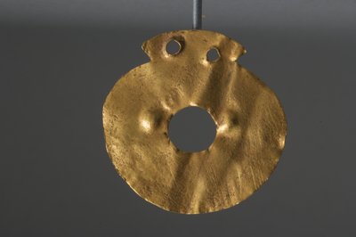 कार्पेथियन शैली देवी, तांबा आयु (सोना) द्वारा Chalcolithic