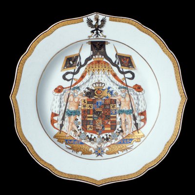 एक आर्मिनर डिनर प्लेट, कियानलॉन्ग अवधि (1736-95) c.1755 (चीनी मिट्टी के बरतन) द्वारा Chinese School