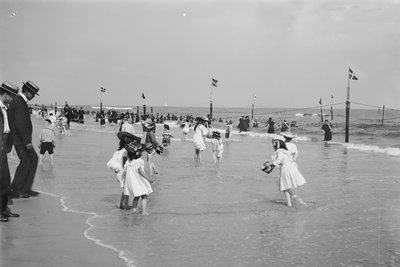 बीच सीन, रॉकवे, न्यूयॉर्क सिटी, यूएसए, c.1905 द्वारा डेट्रोइट प्रकाशन कंपनी